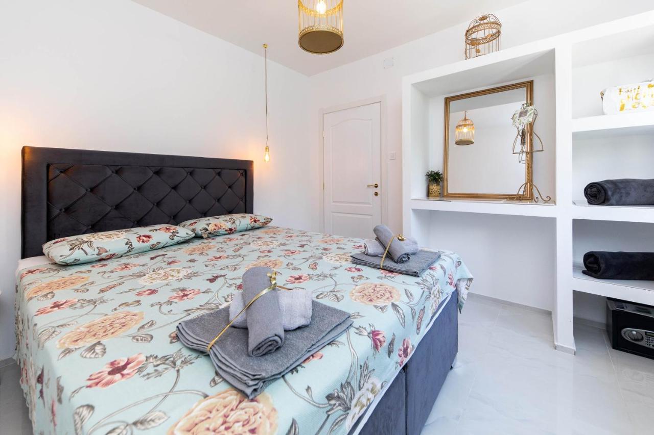 Gloria Luxury Suite Apartment 茨里克韦尼察 外观 照片