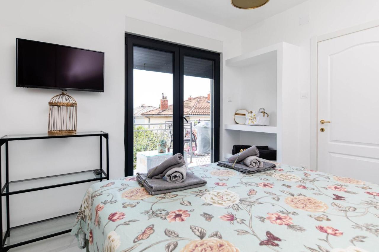 Gloria Luxury Suite Apartment 茨里克韦尼察 外观 照片